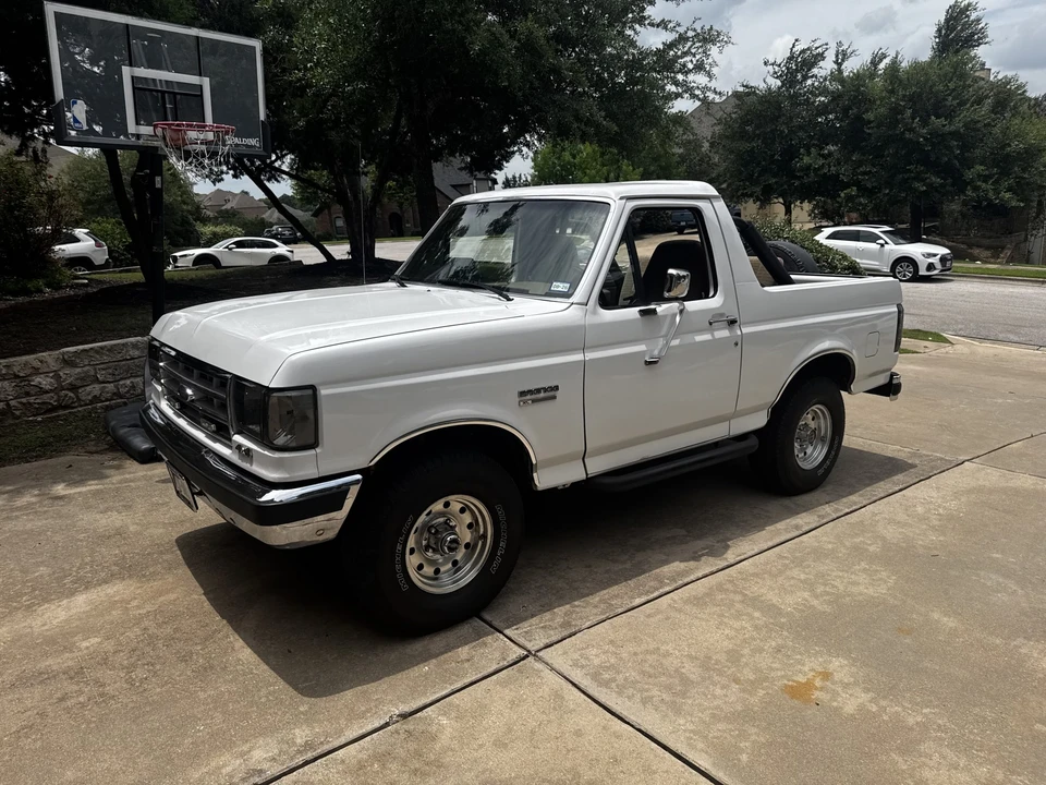 1989 Ford Bronco 4th Gen - Image 2 of 31