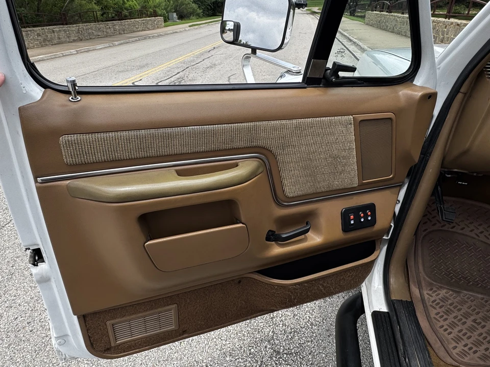 1989 Ford Bronco 4th Gen - Image 25 of 31