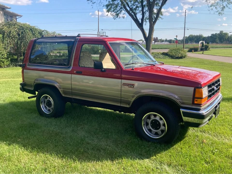 1989 Ford Bronco 4th Gen - Image 2 of 16