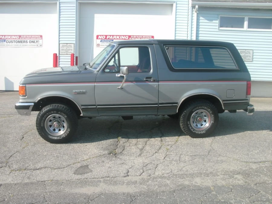 1989 Ford Bronco 4th Gen - Image 2 of 9