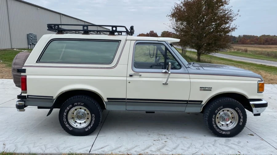 1989 Ford Bronco 4th Gen - Image 2 of 15