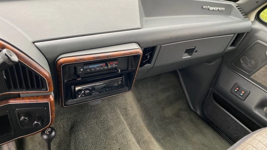 1989 Ford Bronco 4th Gen - Image 6 of 15