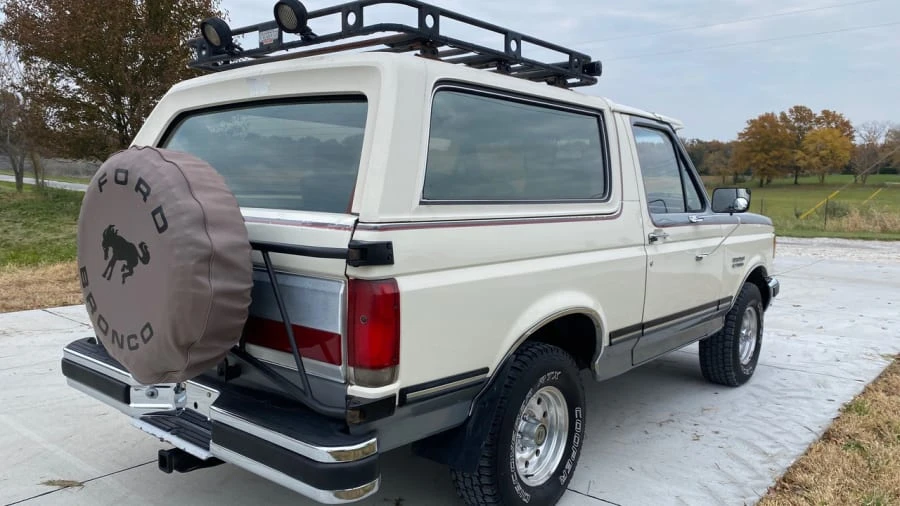 1989 Ford Bronco 4th Gen - Image 14 of 15