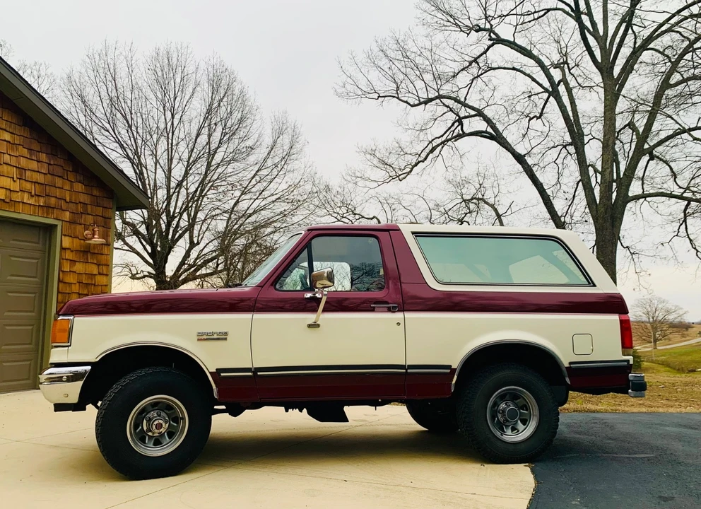 1989 Ford Bronco 4th Gen - Image 2 of 18