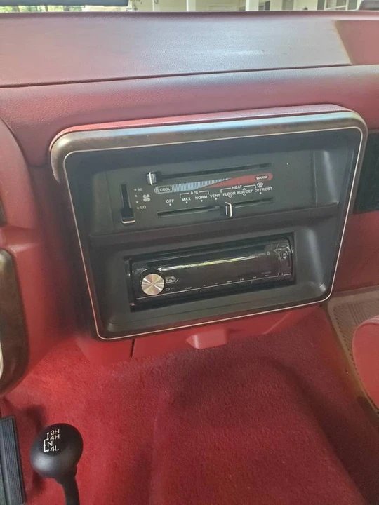 1989 Ford Bronco 4th Gen - Image 15 of 20