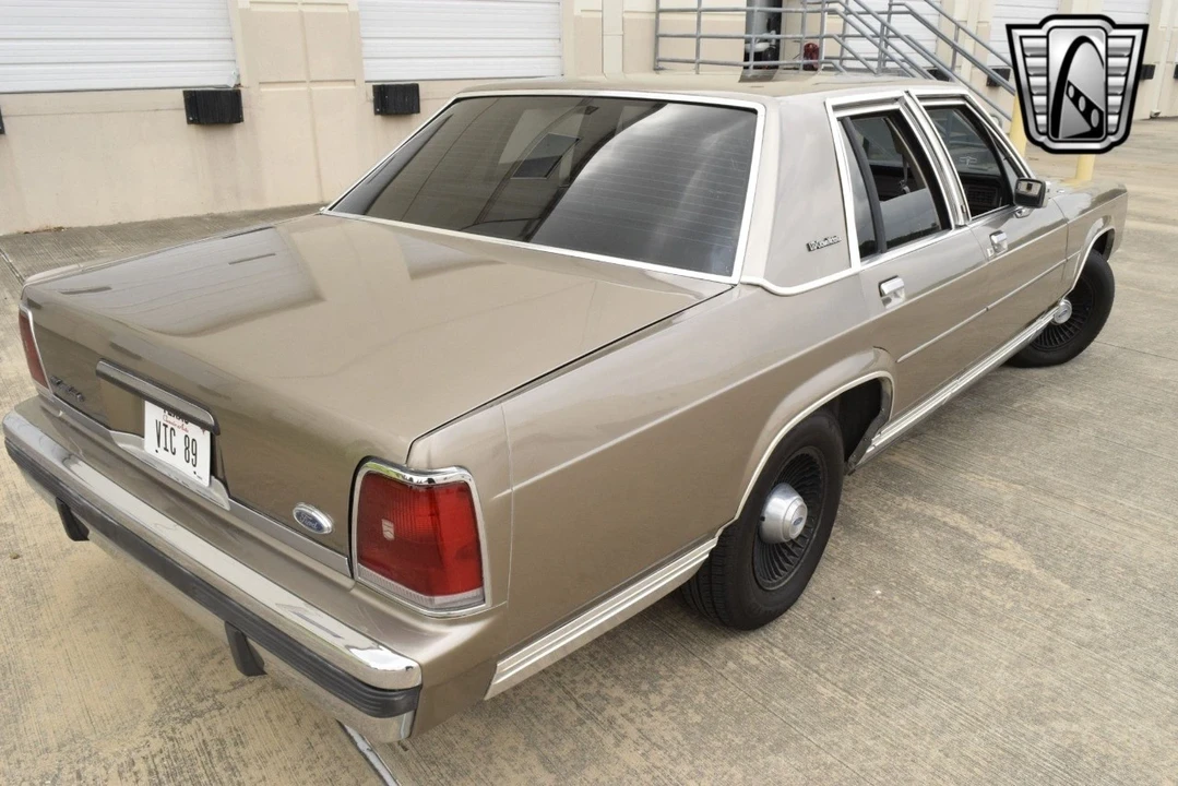 1989 Ford Crown Victoria - Image 10 of 12