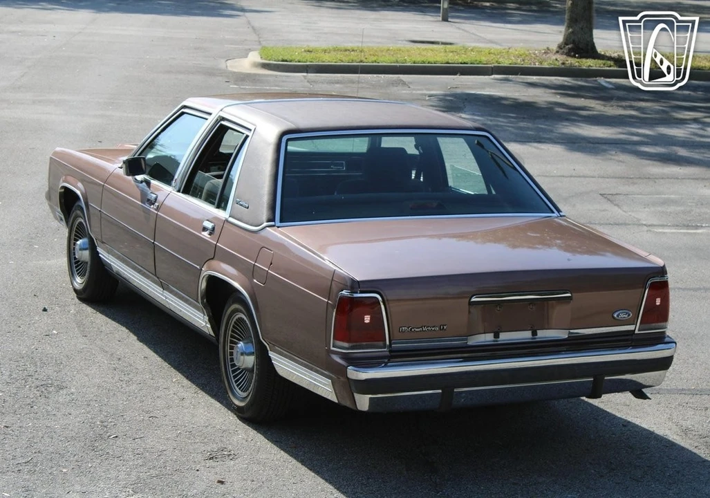 1989 Ford Crown Victoria - Image 11 of 21
