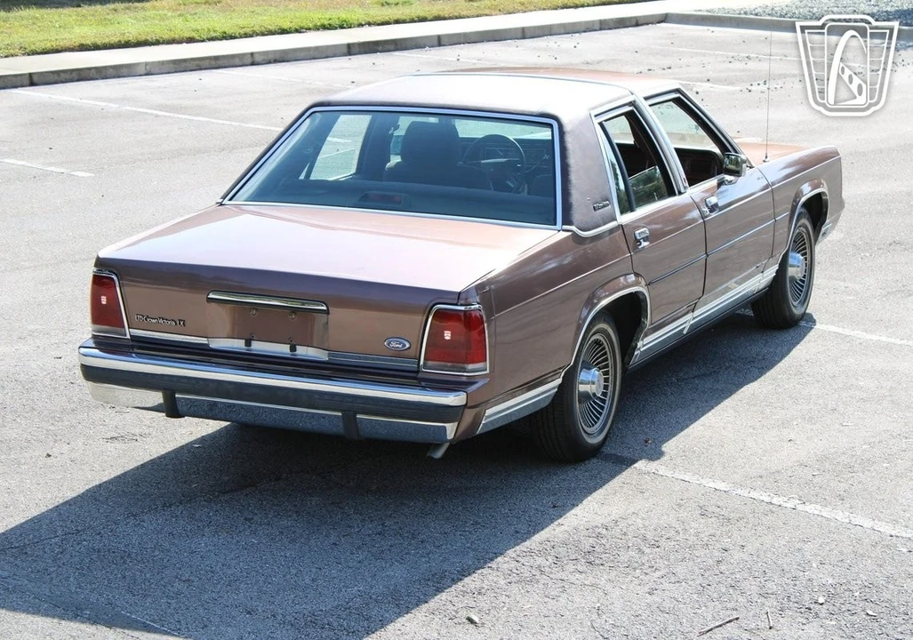 1989 Ford Crown Victoria - Image 14 of 21