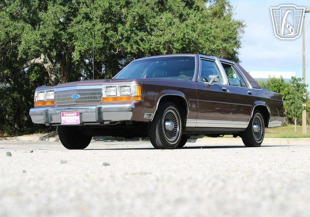 1989 Ford Crown Victoria - Image 5 of 21