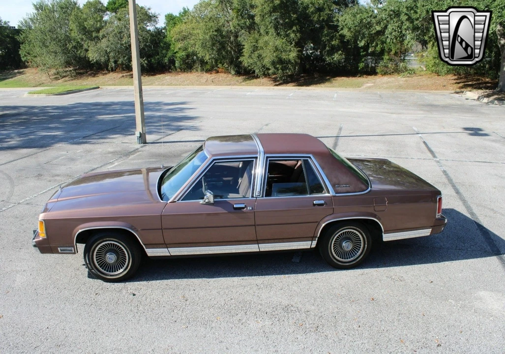 1989 Ford Crown Victoria - Image 11 of 12