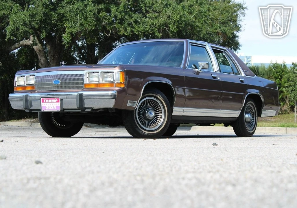 1989 Ford Crown Victoria - Image 4 of 12