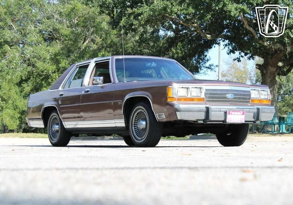 1989 Ford Crown Victoria - Image 15 of 21