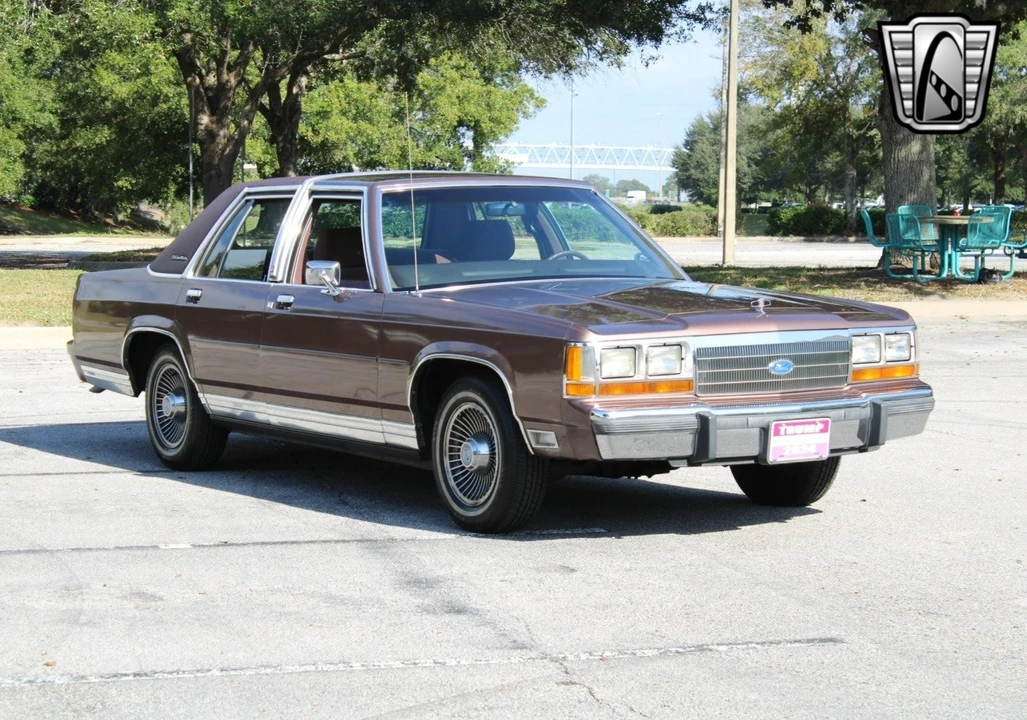 1989 Ford Crown Victoria - Image 8 of 12