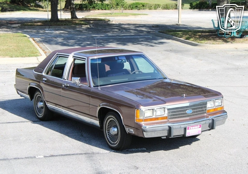 1989 Ford Crown Victoria - Image 17 of 21