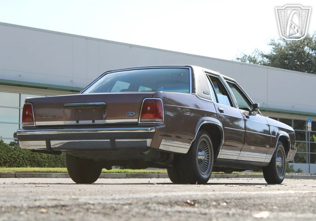 1989 Ford Crown Victoria - Image 12 of 21