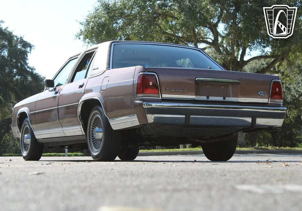 1989 Ford Crown Victoria - Image 9 of 21