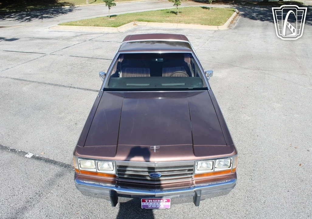 1989 Ford Crown Victoria - Image 20 of 21