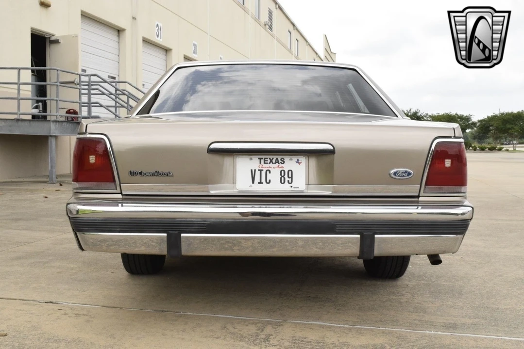 1989 Ford Crown Victoria - Image 4 of 12