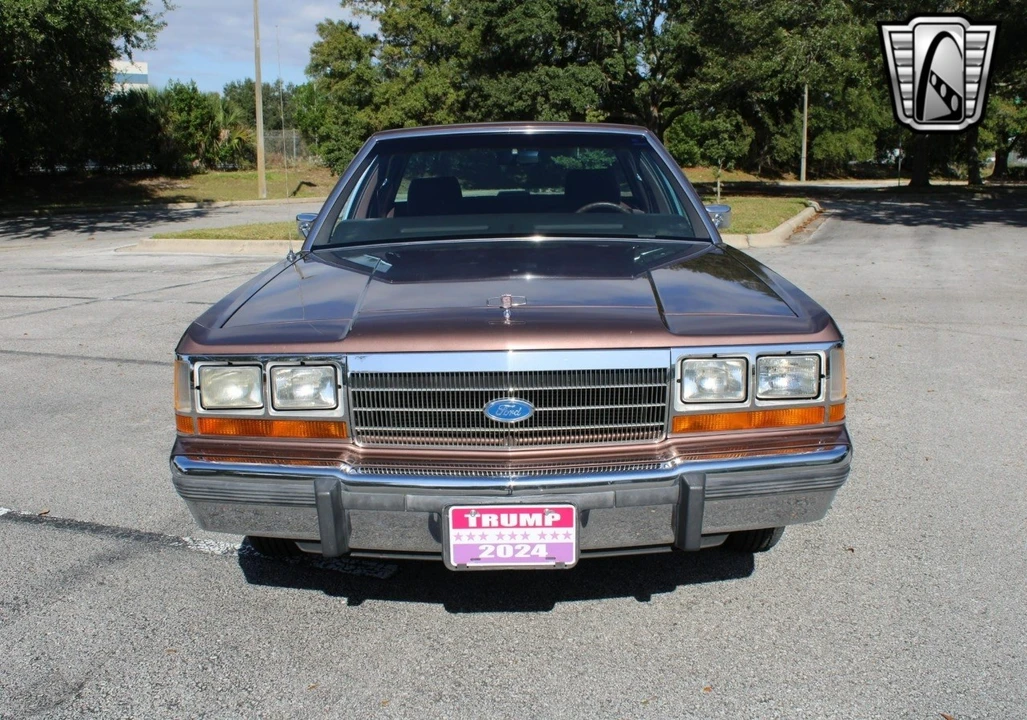 1989 Ford Crown Victoria - Image 9 of 12