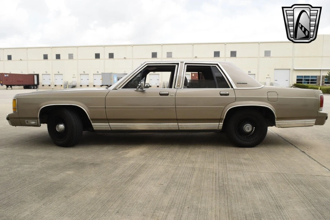 1989 Ford Crown Victoria - Image 3 of 12