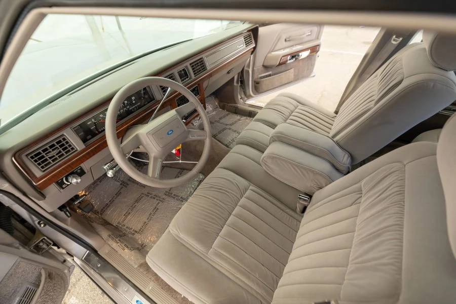 1989 Ford Crown Victoria - Image 11 of 15