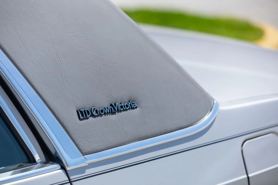 1989 Ford Crown Victoria - Image 6 of 15