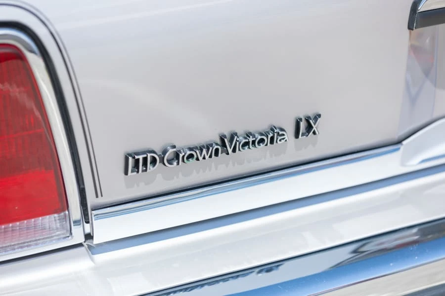 1989 Ford Crown Victoria - Image 9 of 15