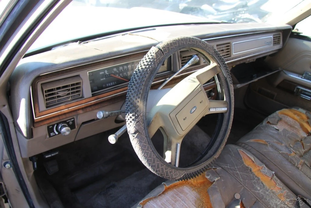 1989 Ford Crown Victoria - Image 11 of 21