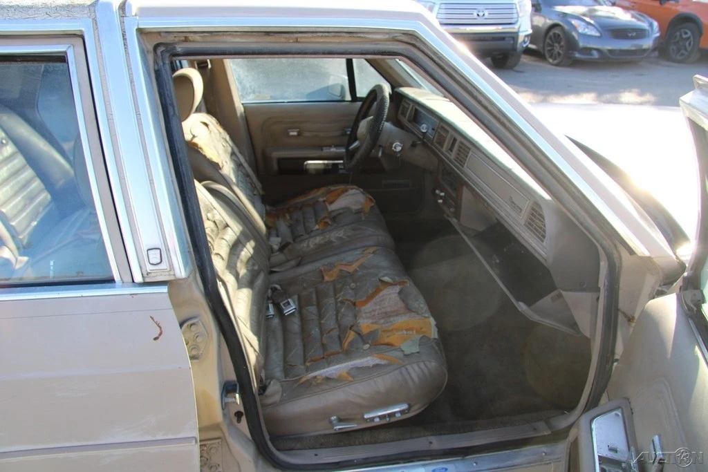 1989 Ford Crown Victoria - Image 20 of 21