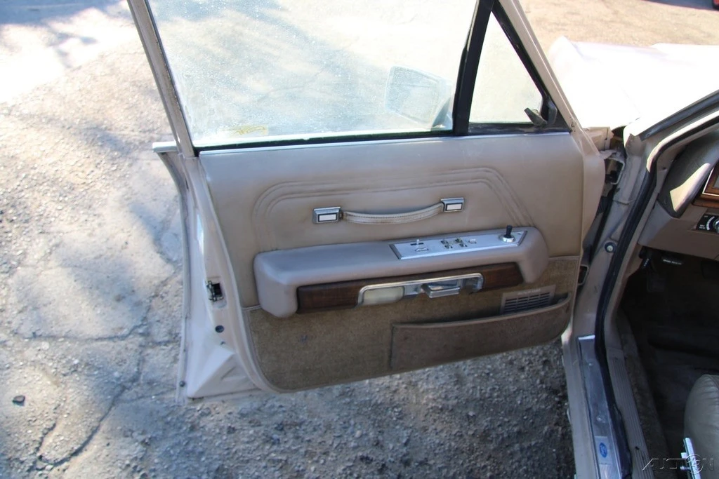 1989 Ford Crown Victoria - Image 9 of 21