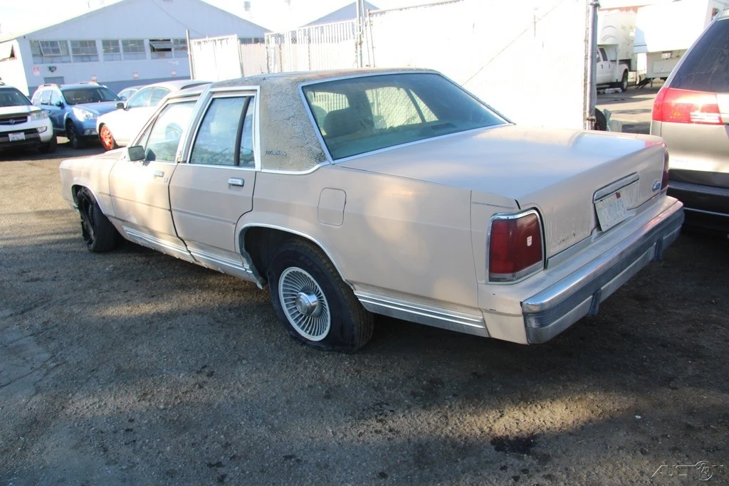 1989 Ford Crown Victoria - Image 4 of 21
