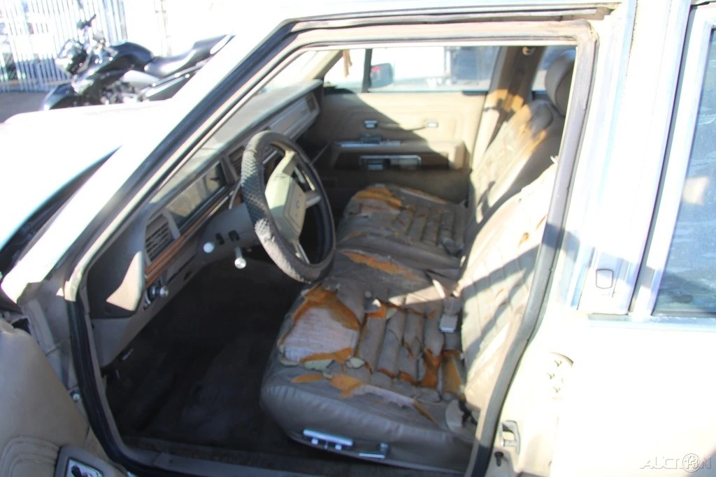 1989 Ford Crown Victoria - Image 10 of 21