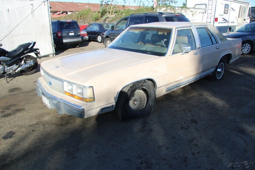 1989 Ford Crown Victoria - Image 2 of 21
