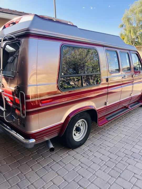 1989 Ford Econoline Van - Image 2 of 21