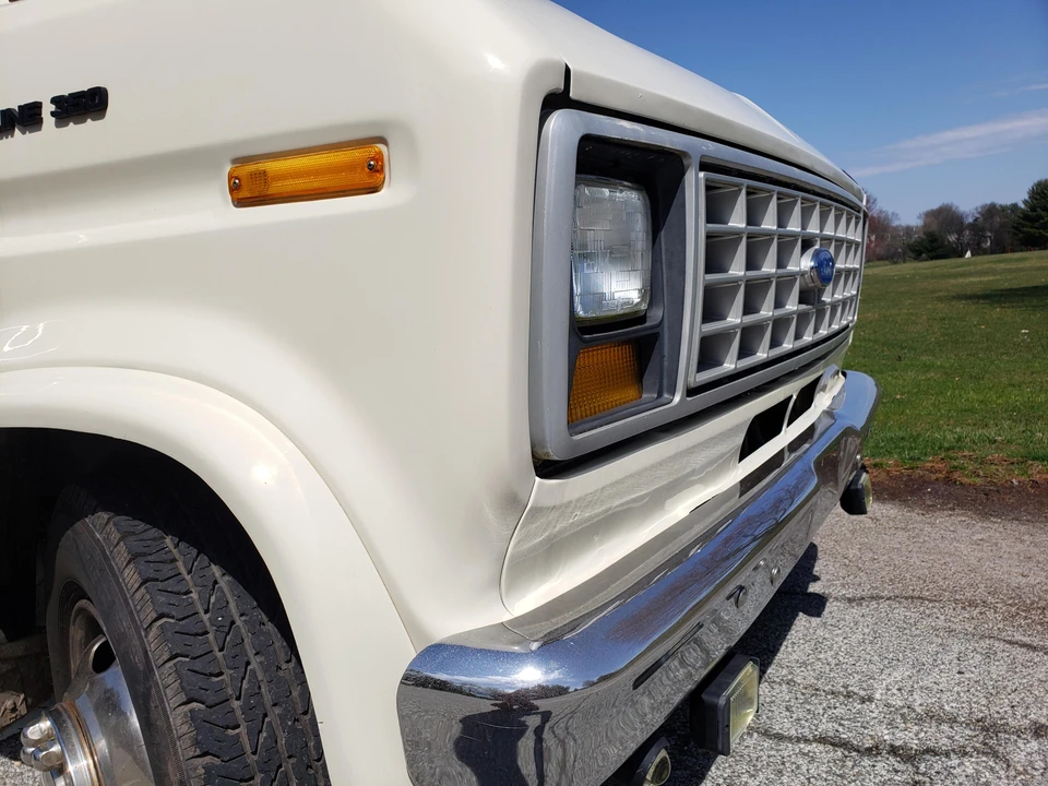 1989 Ford Econoline Van - Image 24 of 31