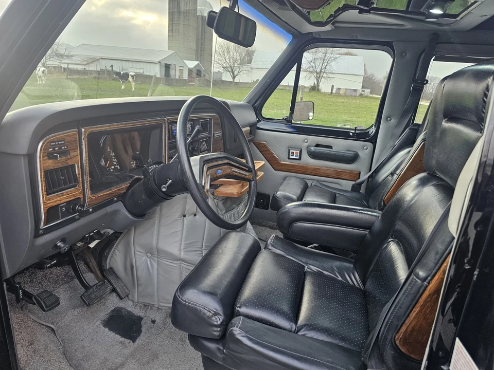 1989 Ford Econoline Van - Image 10 of 21