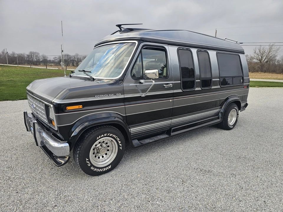 1989 Ford Econoline Van - Image 2 of 21