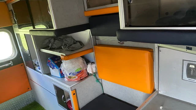 1989 Ford Econoline Van - Image 6 of 10