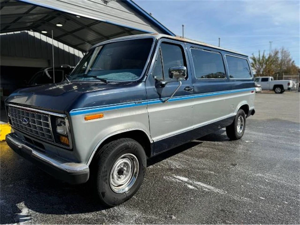 1989 Ford Econoline Van - Image 2 of 15