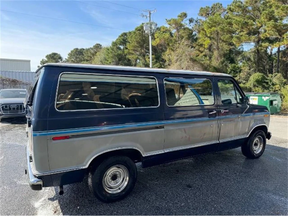 1989 Ford Econoline Van - Image 10 of 15