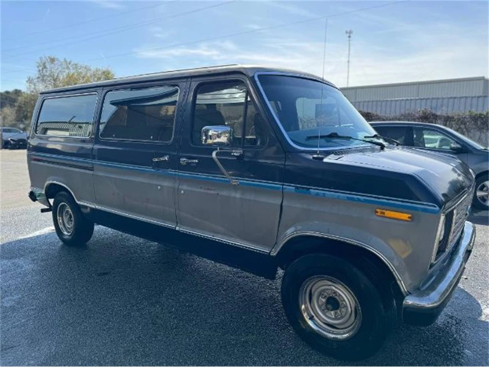 1989 Ford Econoline Van - Image 12 of 15