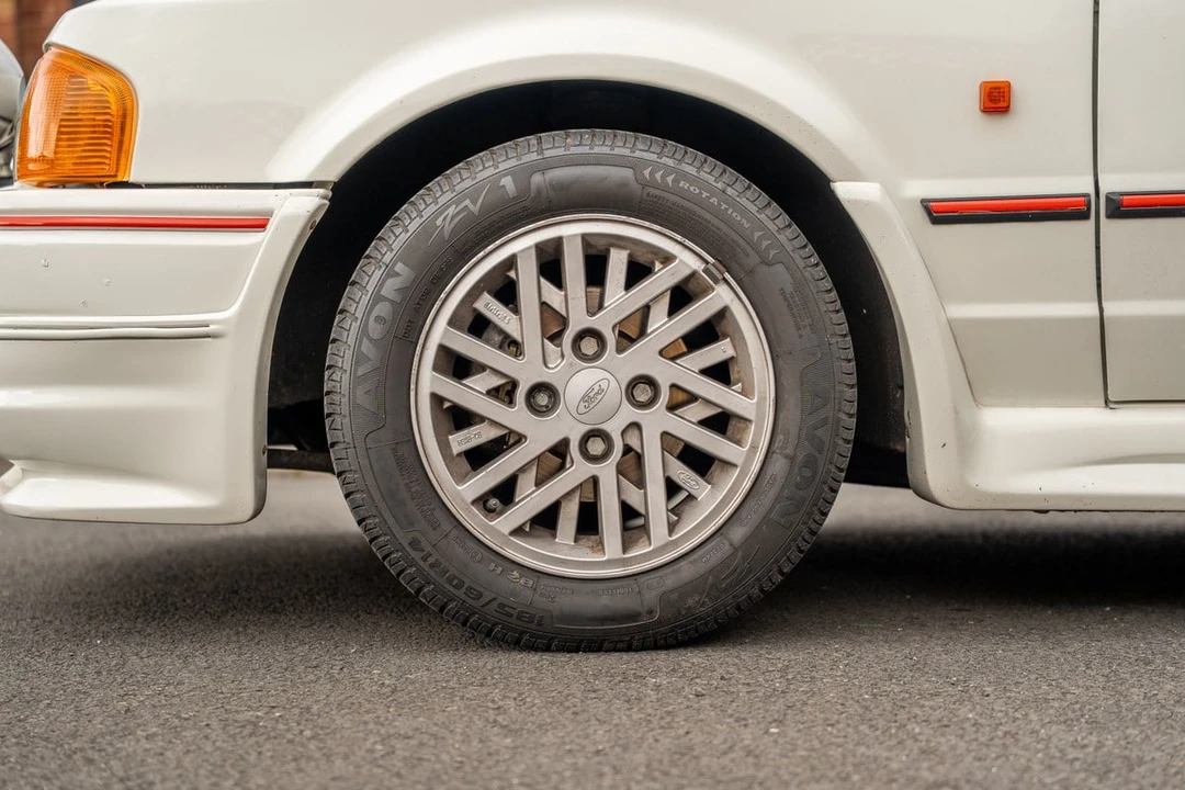 1989 Ford Escort - Image 18 of 31
