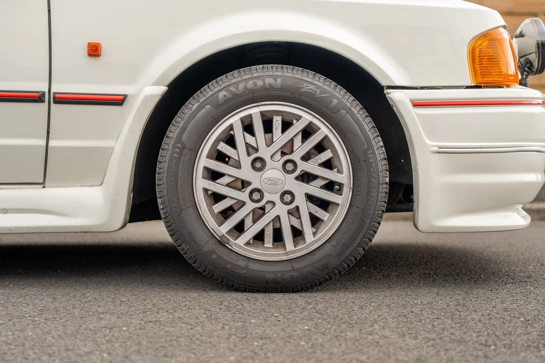 1989 Ford Escort - Image 21 of 31
