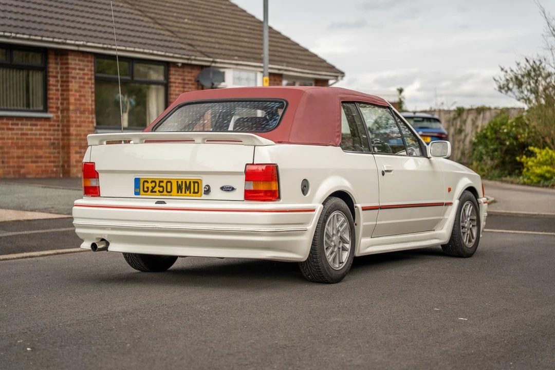 1989 Ford Escort - Image 14 of 31