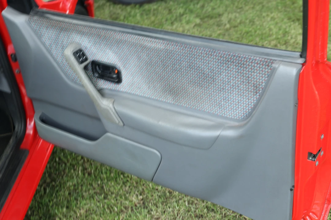 1989 Ford Escort - Image 10 of 13