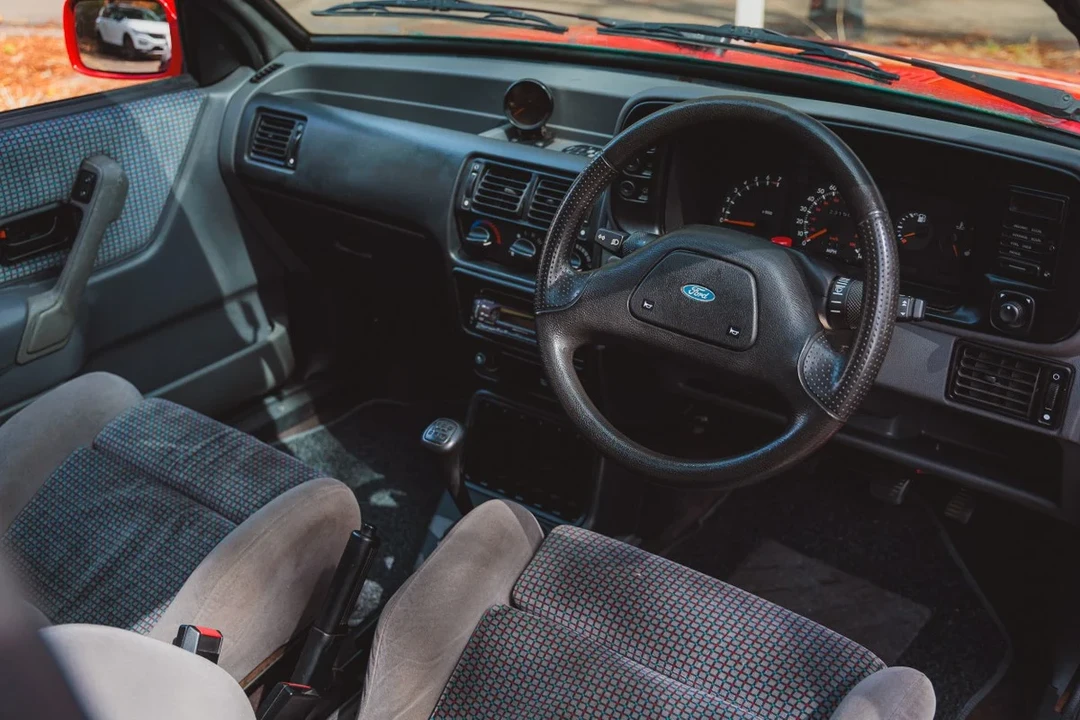 1989 Ford Escort - Image 27 of 30