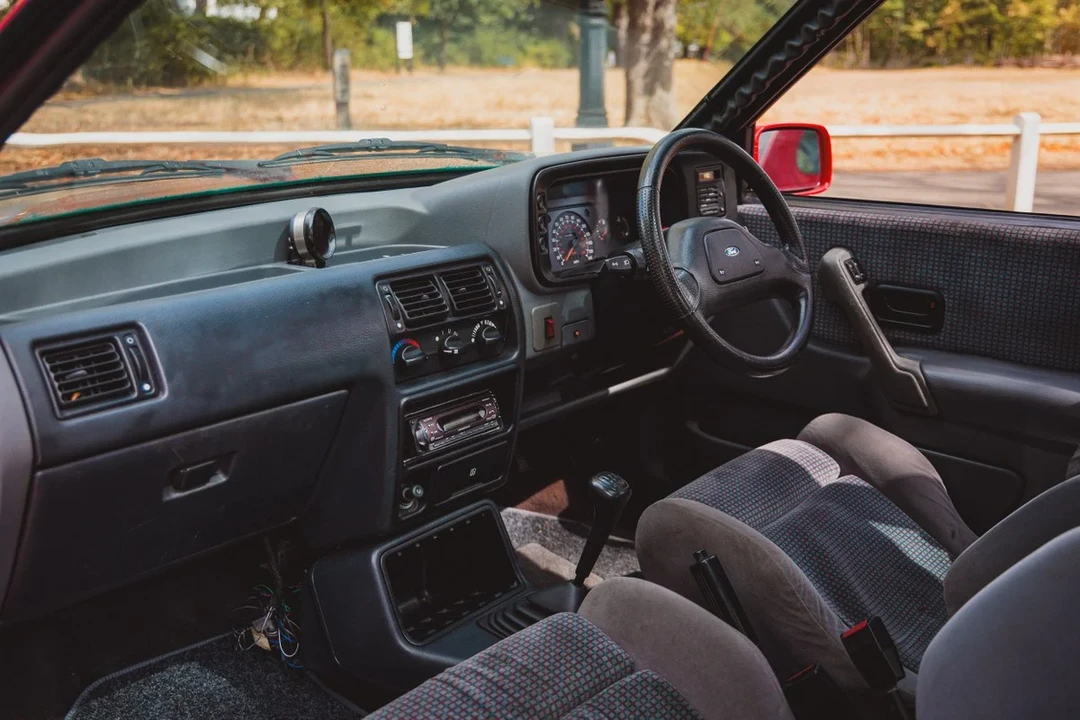 1989 Ford Escort - Image 29 of 30
