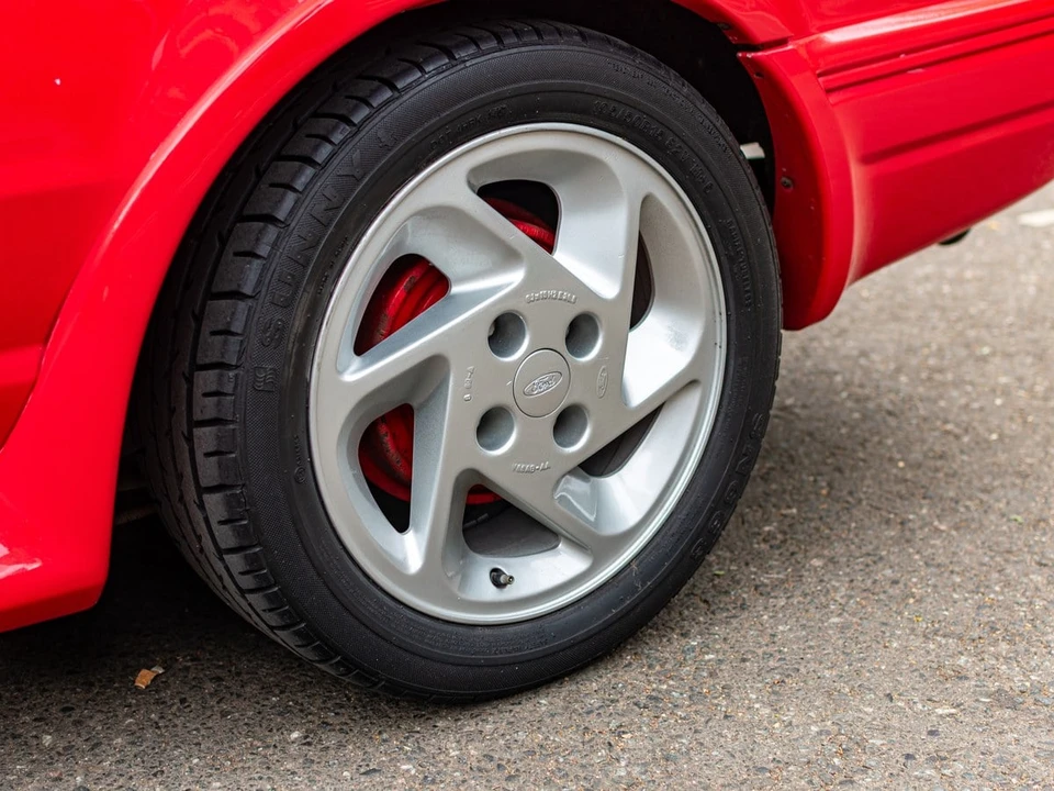1989 Ford Escort - Image 28 of 31