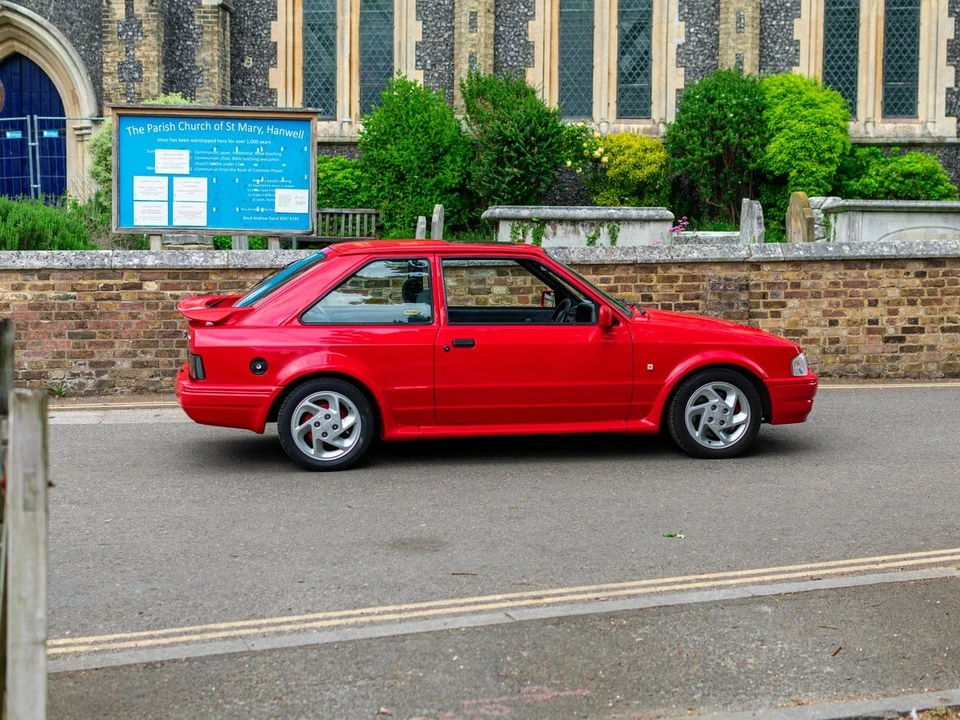 1989 Ford Escort - Image 14 of 31