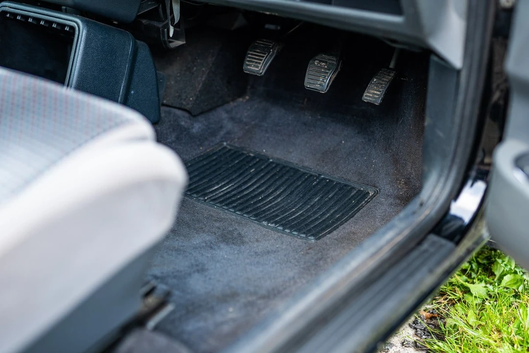 1989 Ford Escort - Image 25 of 30